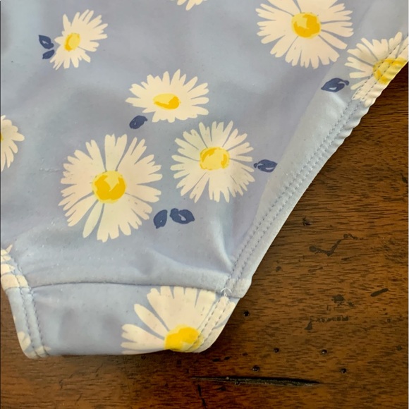 Carter’s Swim Set with Bodysuit and Matching Flip Flops Size 5T - Picture 8 of 11